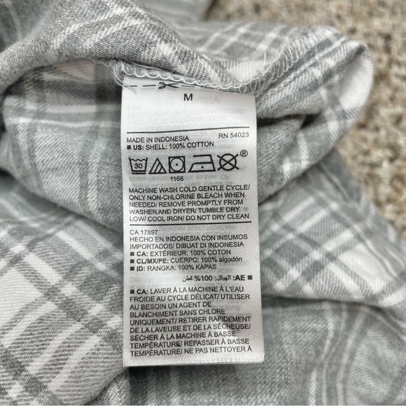 Old Navy The Classic Shirt Grey Plaid Button Up Flannel Shirt Medium - Picture 6 of 9